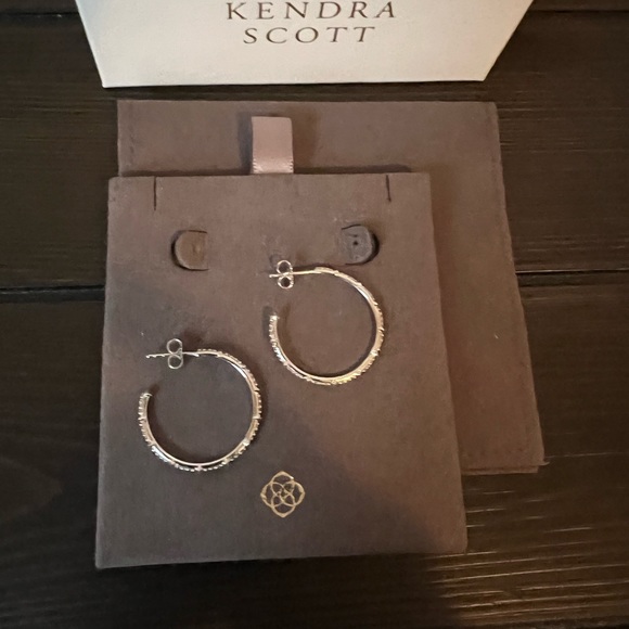 Kendra Scott Cybil Earrings - Picture 5 of 6